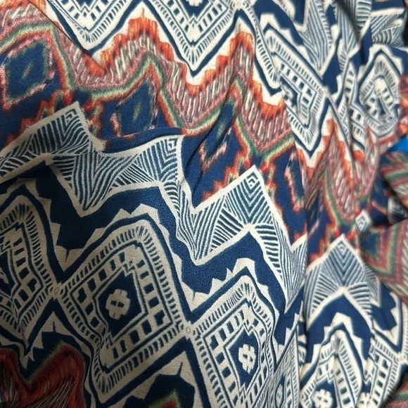 R & K 18W multi-color boho print cold shoulder sheer bell sleeves dress - Picture 6 of 6